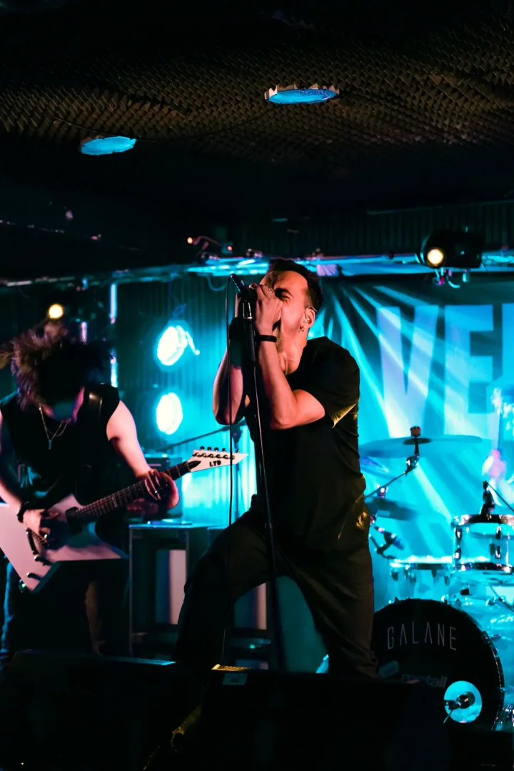 Live photo of Veritate