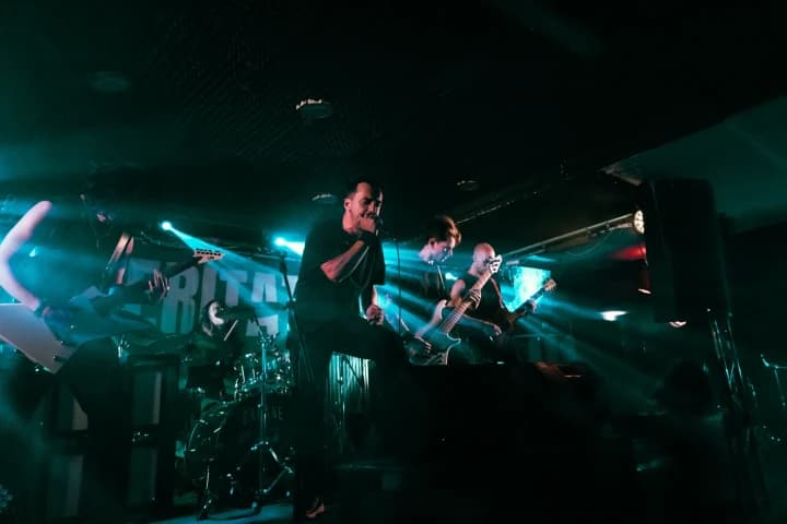 Live photo of Veritate