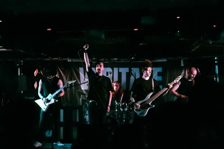 Live photo of Veritate