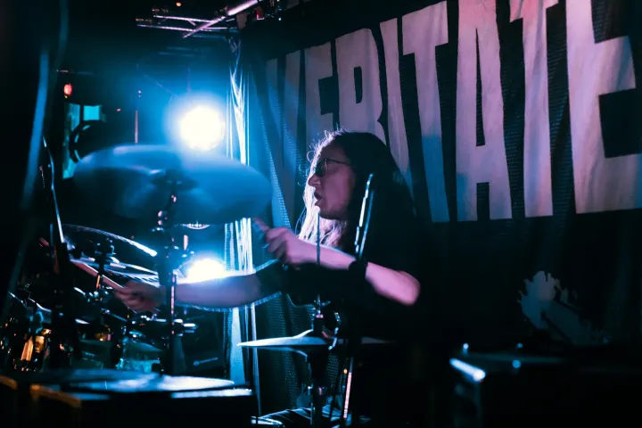 Live photo of Veritate