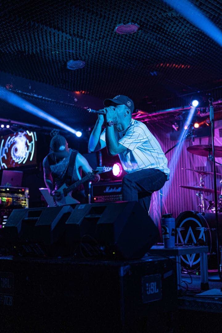 Live photo of Veritate