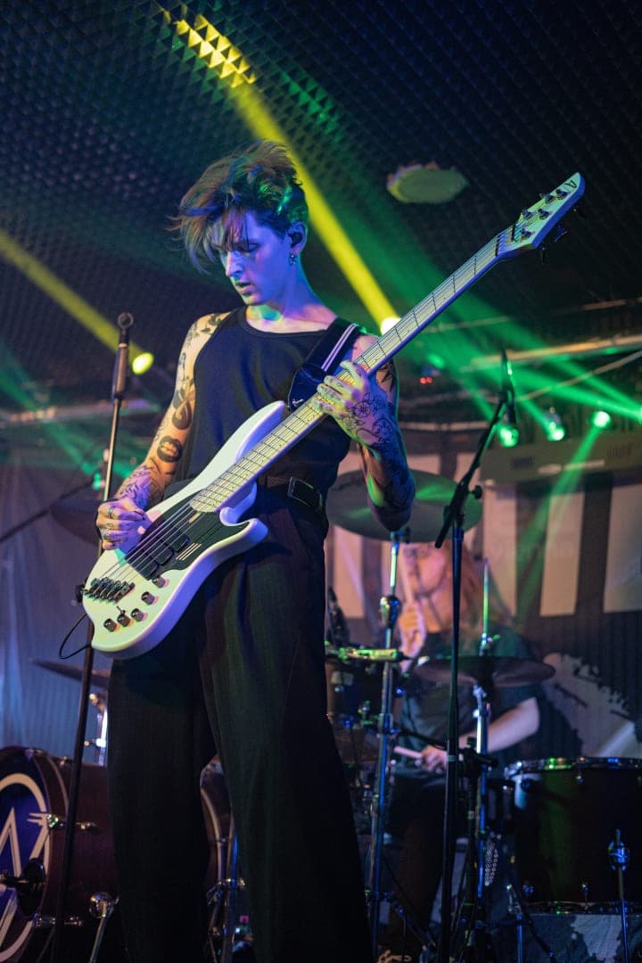 Live photo of Veritate