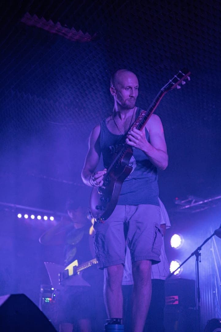 Live photo of Veritate