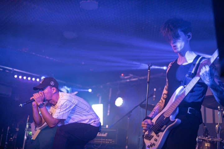 Live photo of Veritate