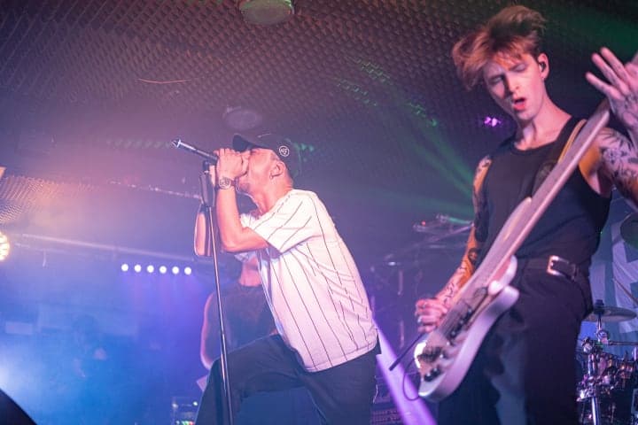 Live photo of Veritate