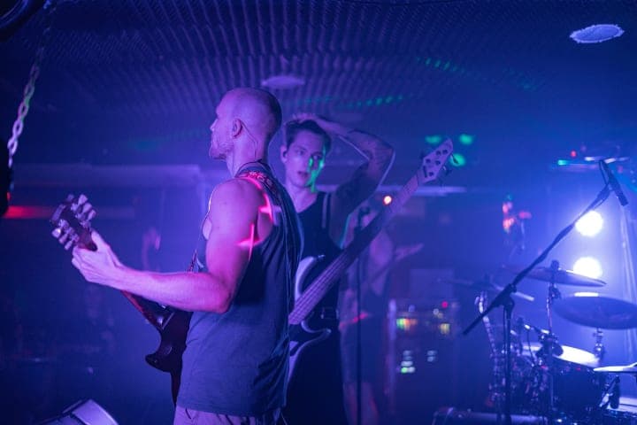 Live photo of Veritate