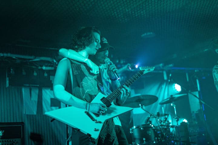 Live photo of Veritate