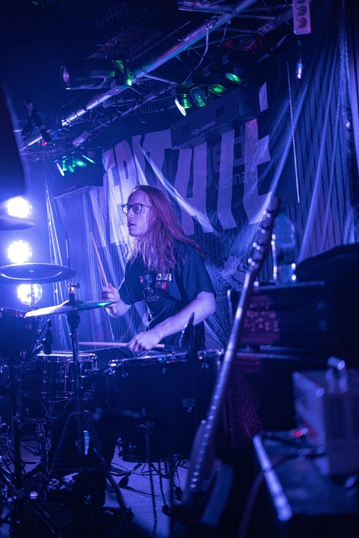 Live photo of Veritate