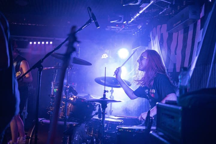 Live photo of Veritate