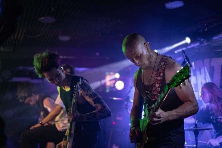 Live photo of Veritate