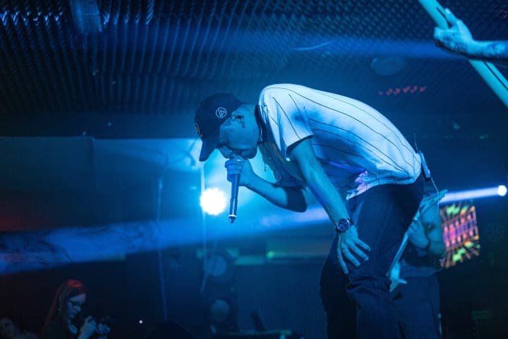 Live photo of Veritate