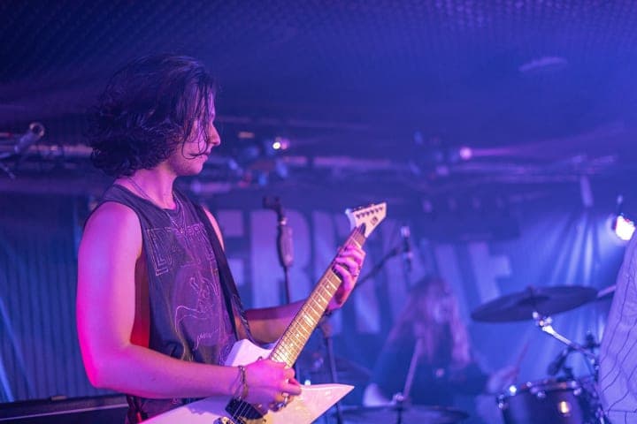 Live photo of Veritate