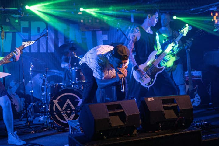 Live photo of Veritate