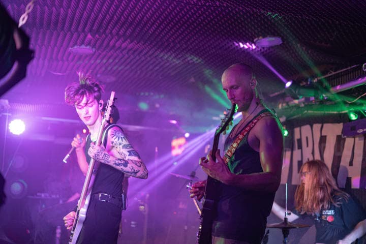 Live photo of Veritate