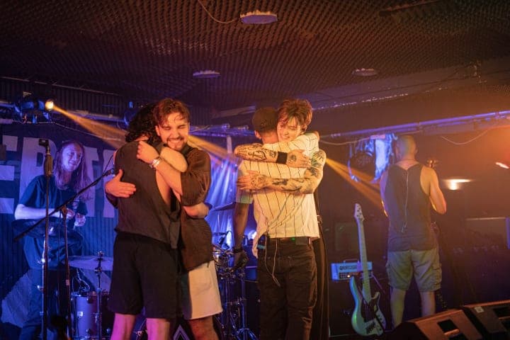 Live photo of Veritate