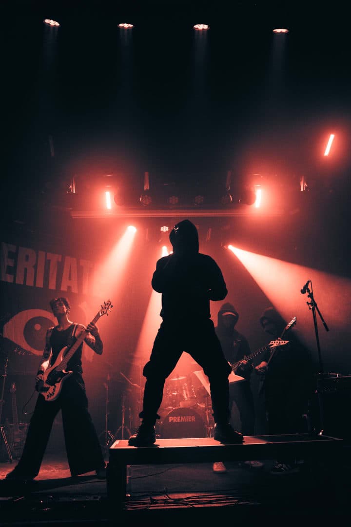 Live photo of Veritate