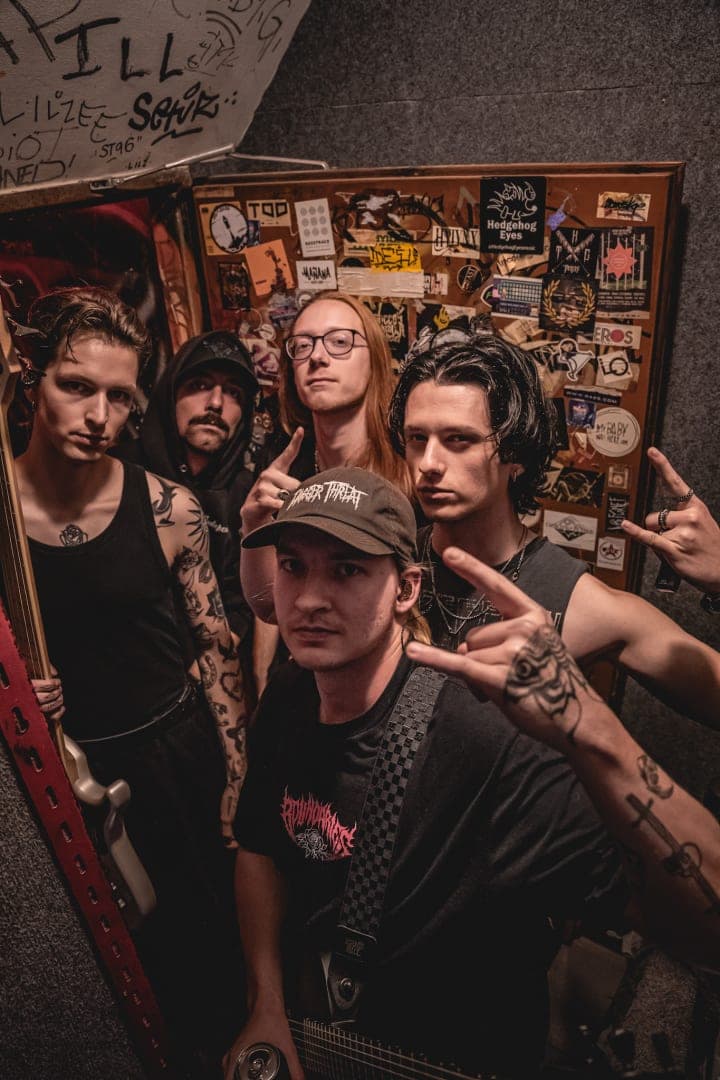 Live photo of Veritate