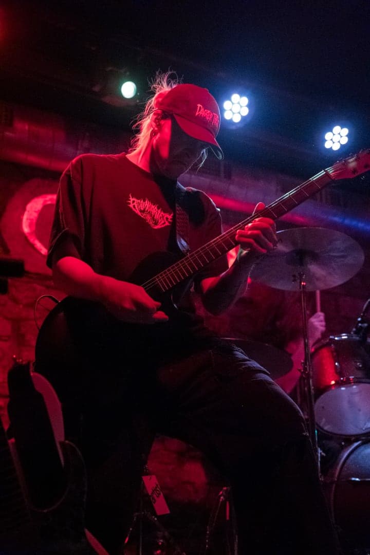 Live photo of Veritate