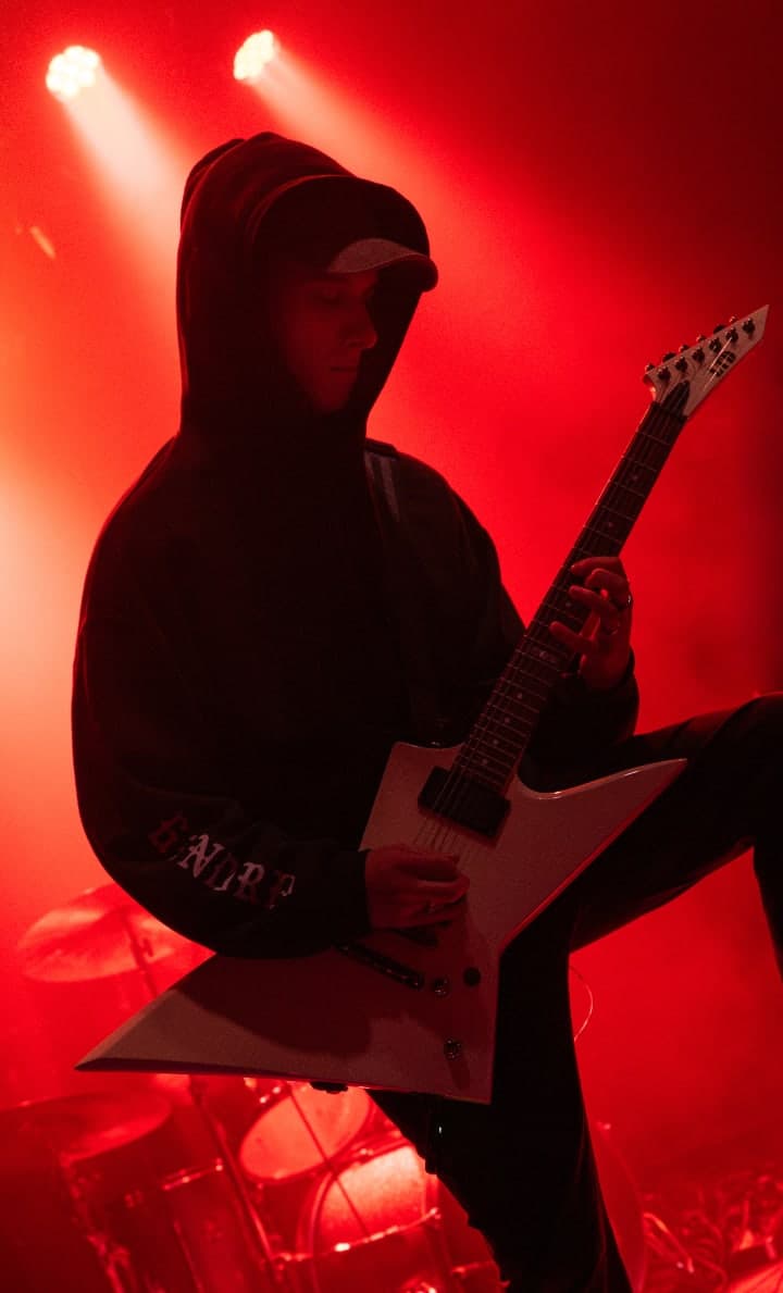 Live photo of Veritate