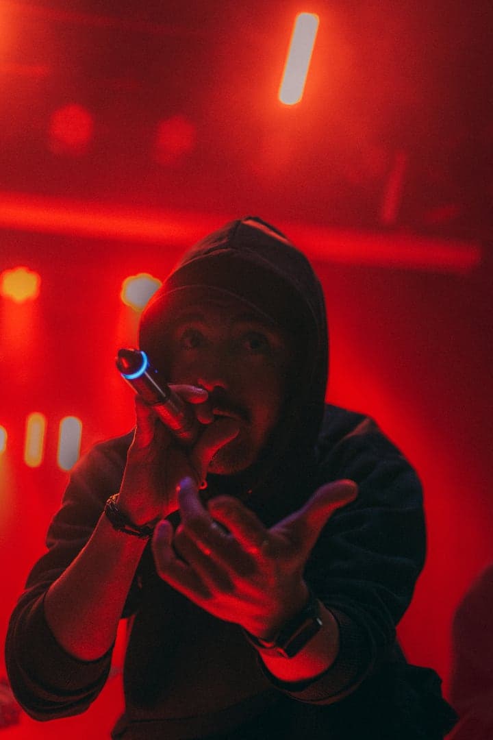 Live photo of Veritate