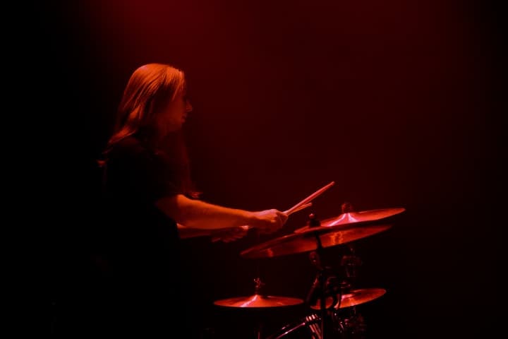 Live photo of Veritate