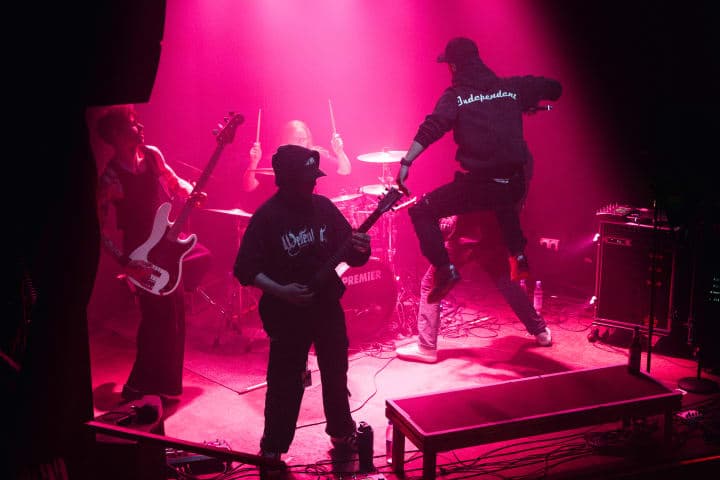 Live photo of Veritate