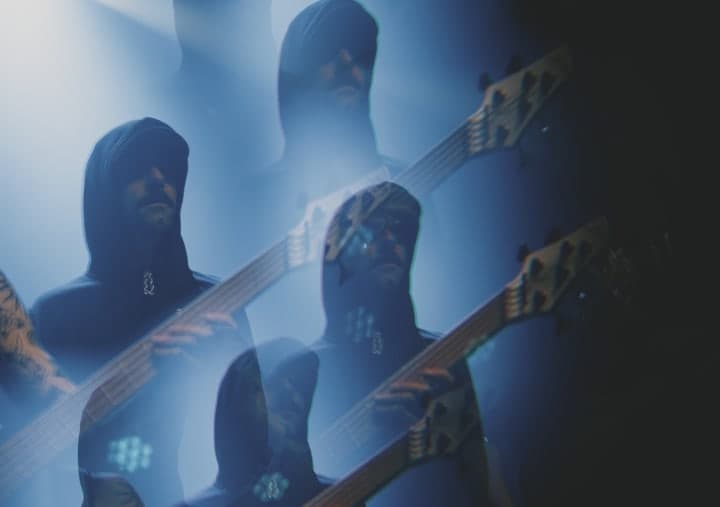 Live photo of Veritate