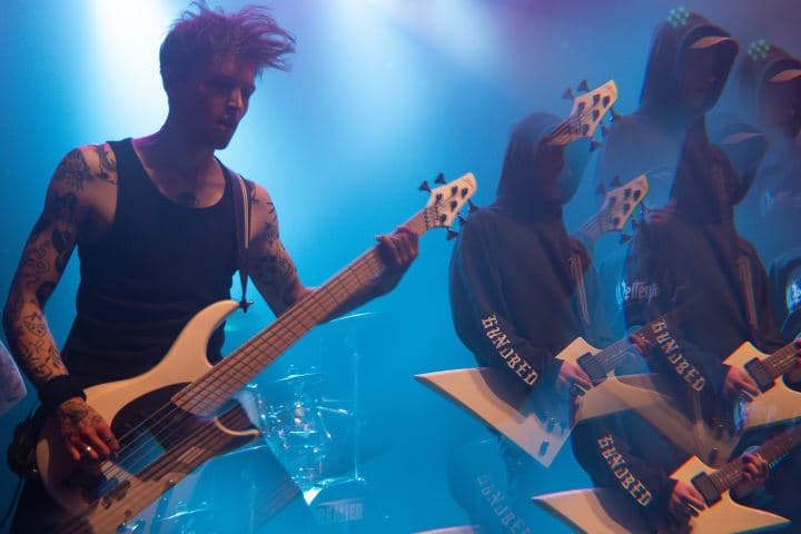 Live photo of Veritate