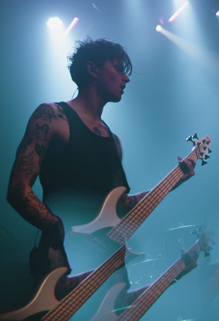 Live photo of Veritate