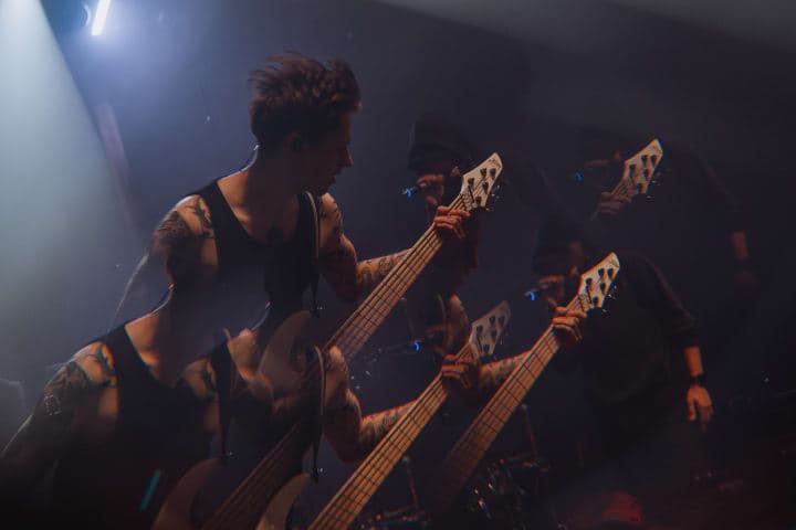 Live photo of Veritate