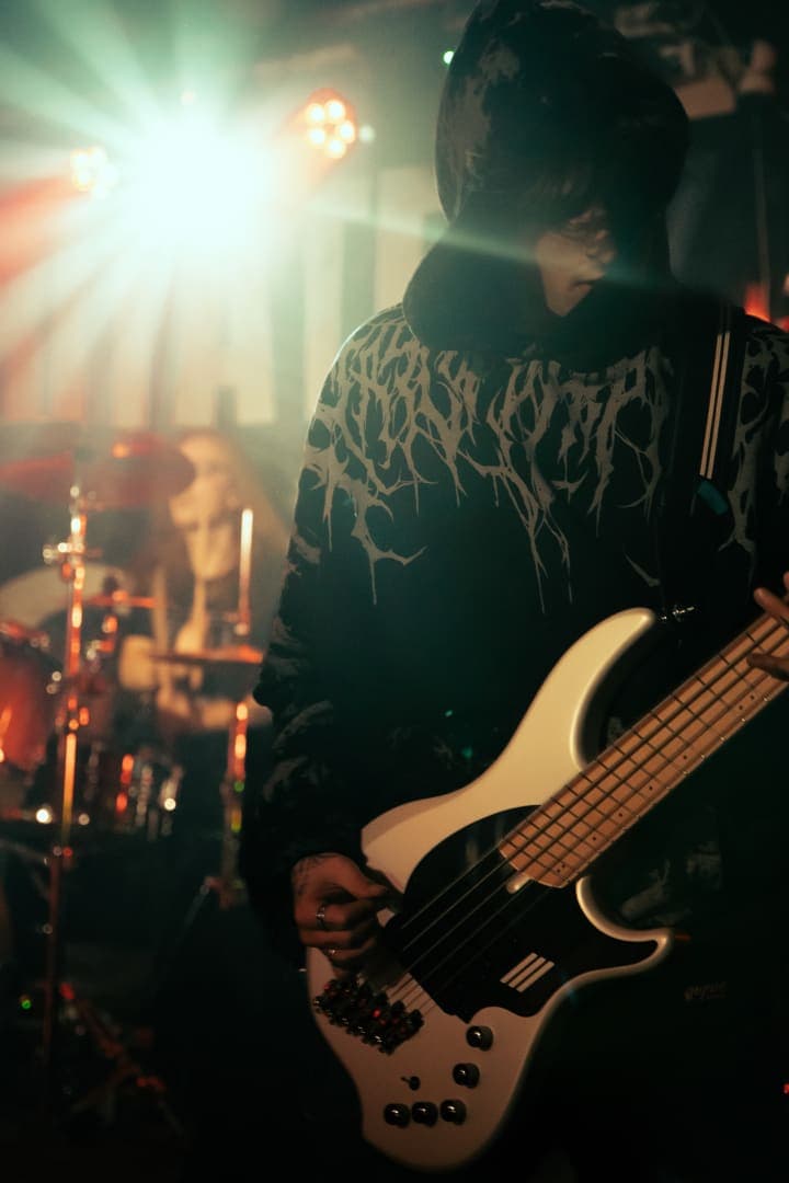 Live photo of Veritate