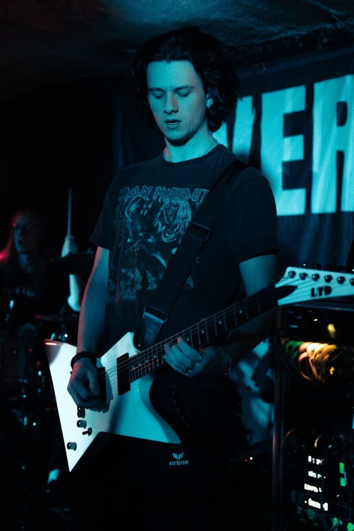 Live photo of Veritate