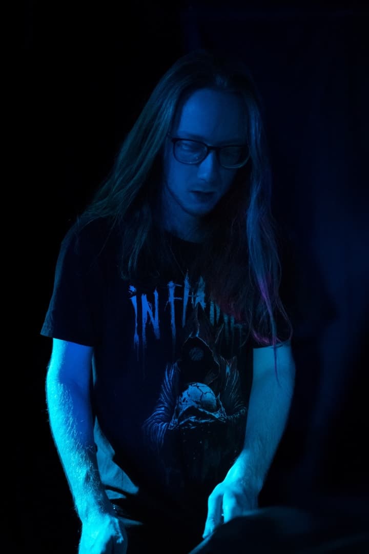 Live photo of Veritate