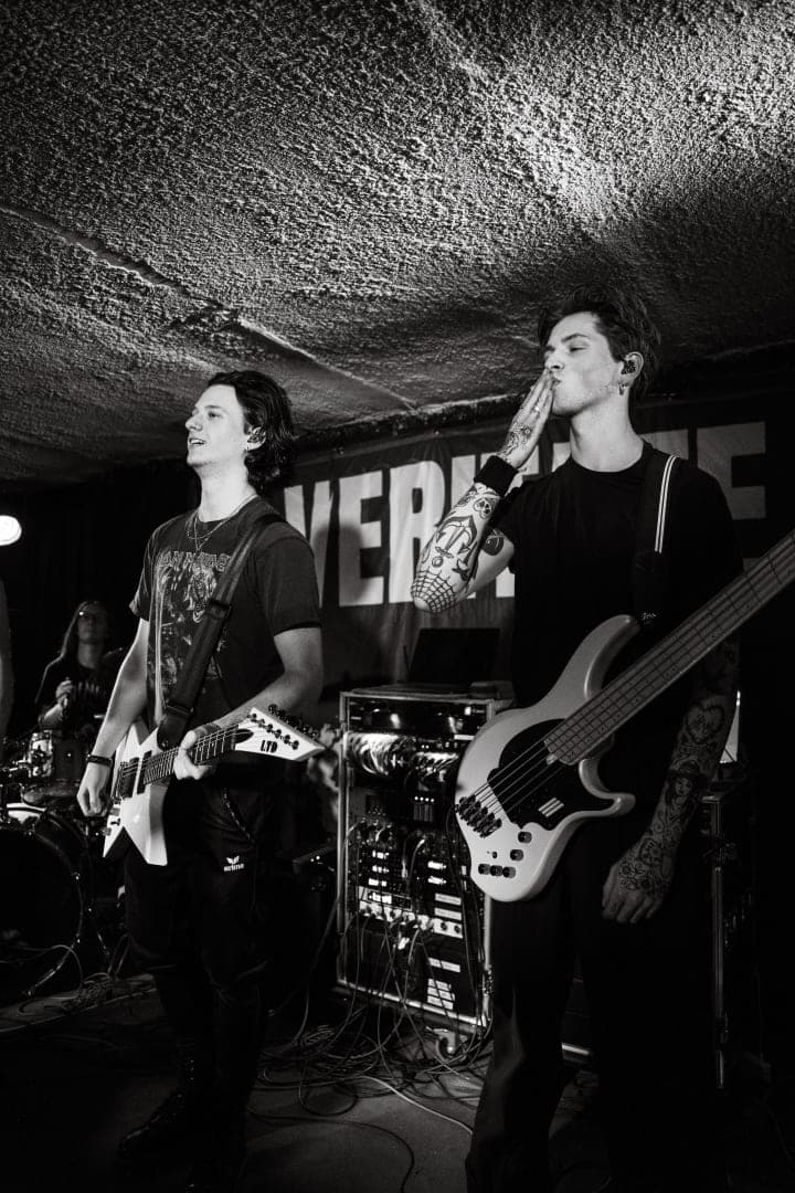 Live photo of Veritate