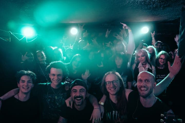 Live photo of Veritate