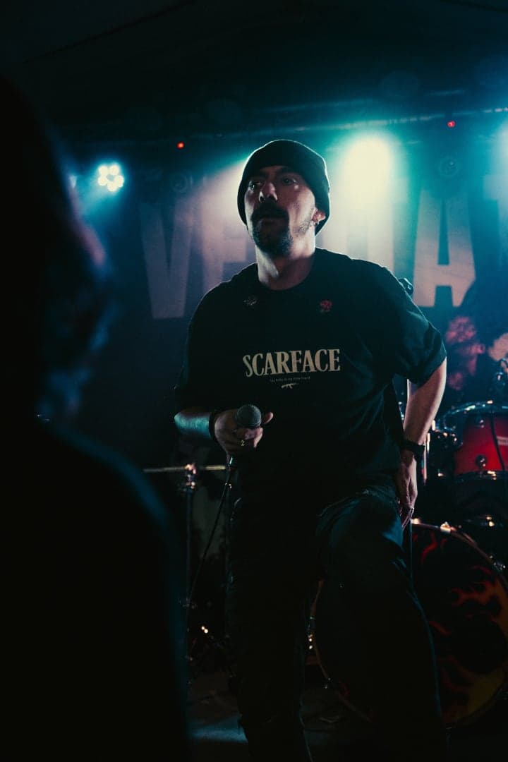 Live photo of Veritate