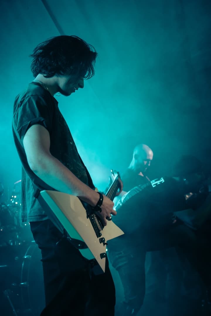 Live photo of Veritate