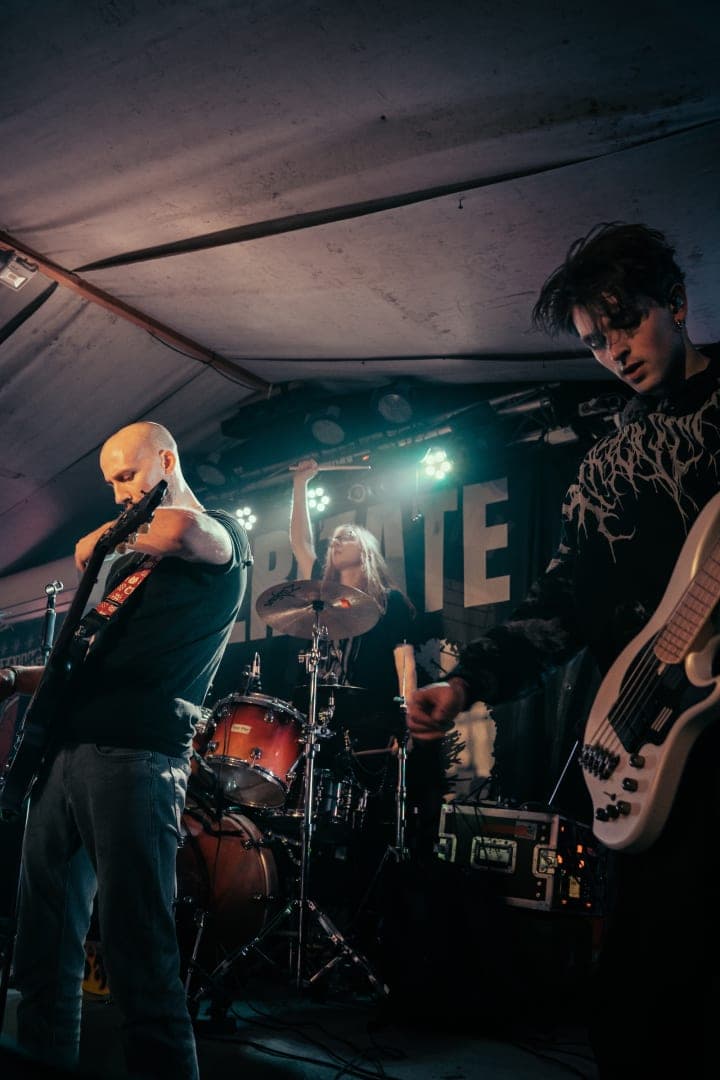 Live photo of Veritate